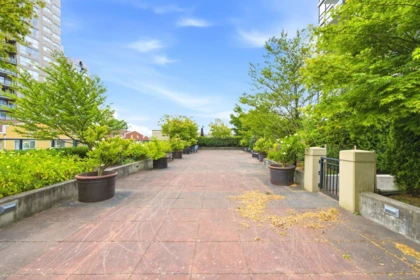 Garden / Landscaping Photo of 401 1 Renaissance Square, New Westminster, BC
