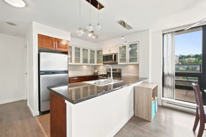 Kitchen Island Photo of 401 1 Renaissance Square, New Westminster, BC