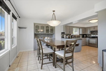 Kitchen Island Photo of 34841 Marshall Road, Abbotsford, BC