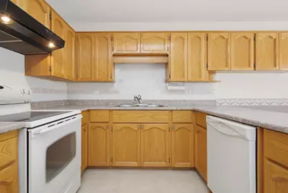 Kitchen Photo of 16 32615 Murray Avenue, Abbotsford, BC