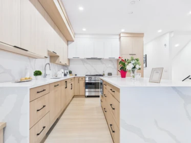 1 6118 Irmin Street, Burnaby, BC, Burnaby — Duplex for sale