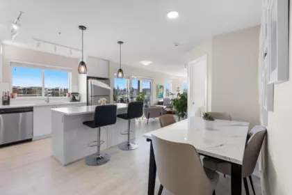 Breakfast Nook Photo of 404 15785 Croydon Drive, Surrey, BC