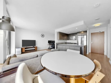 1802 2232 Douglas Road, Burnaby, BC, Burnaby — Apartment/Condo for sale
