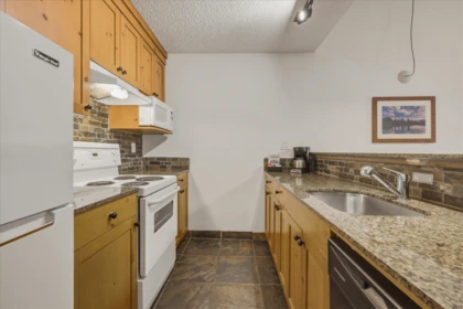 Kitchen Photo of 410 4200 Whistler Way, Whistler, BC