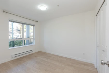 Kitchen Photo of 202 14960 102a Avenue, Surrey, BC