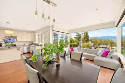 Breakfast Nook Photo of 3835 W 12th Avenue, Vancouver, BC