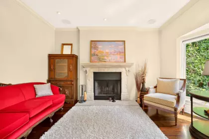 Entry Foyer Photo of 3835 W 12th Avenue, Vancouver, BC