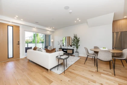 2 676 E 22nd Avenue, Vancouver, BC, Vancouver — Other for sale