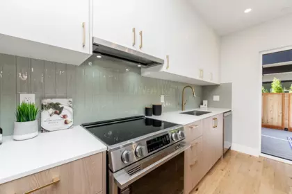 Pantry Photo of 2 676 E 22nd Avenue, Vancouver, BC