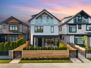 1 165 E 45th Avenue, Vancouver, BC, Vancouver — Half Duplex for sale