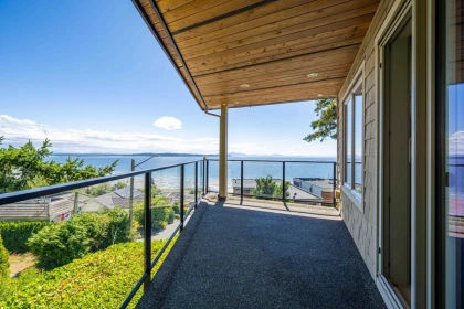 Breakfast Nook Photo of 14533 Magdalen Avenue, White Rock, BC