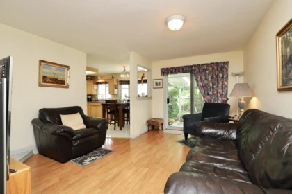 Kitchen Island Photo of 16524 84a Avenue, Surrey, BC