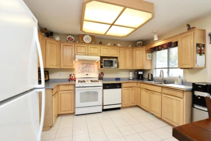 16524 84a Avenue, Surrey, BC, Surrey — Single Family Residence for sale