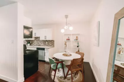 Kitchen Island Photo of 302 620 Eighth Avenue, New Westminster, BC