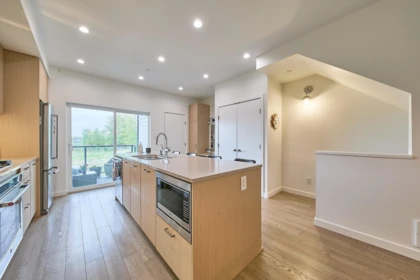 204 19451 Sutton Avenue, Pitt Meadows, BC, Pitt Meadows — Townhouse for sale