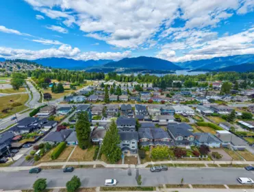Fitness Center Photo Near 4 6555 Carnegie Street, Burnaby, BC