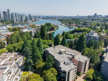 43 1425 Lamey's Mill Road, Vancouver, BC, Vancouver — Apartment/Condo for sale