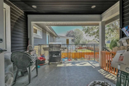 Entry Foyer Photo of 5359 Paton Drive, Ladner, BC