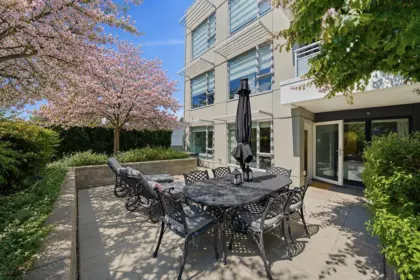 207 1061 Marine Drive, North Vancouver, BC, North Vancouver — Apartment/Condo for sale