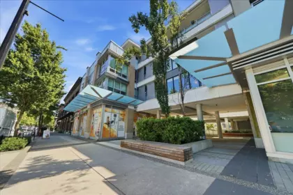 Outdoor Patio Photo of 207 1061 Marine Drive, North Vancouver, BC