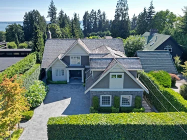 Family Room Photo of 2920 Mathers Avenue, West Vancouver, BC