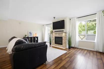Kitchen Island Photo of 80 2450 Hawthorne Avenue, Port Coquitlam, BC