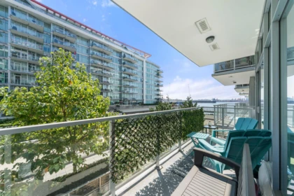 201 175 Victory Ship Way, North Vancouver, BC, North Vancouver — Apartment/Condo for sale