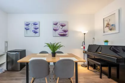 Kitchen Island Photo of 40 15489 99a Avenue, Surrey, BC