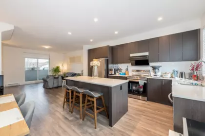 Kitchen Photo of 40 15489 99a Avenue, Surrey, BC