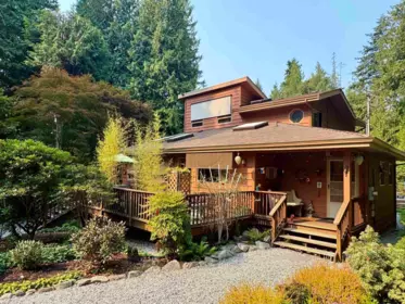 1549 Park Avenue, Roberts Creek, BC, Roberts Creek — Single Family Residence for sale