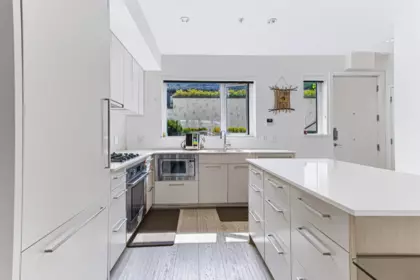 Kitchen Photo of 2 589 W King Edward Avenue, Vancouver, BC