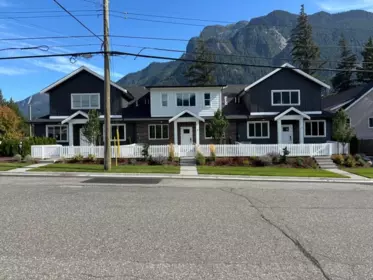 Fitness Center Photo Near 1 558 Park Street, Hope, BC