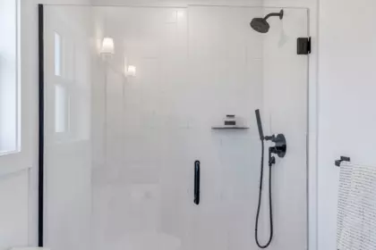 Hot Tub / Spa Photo of 1 558 Park Street, Hope, BC
