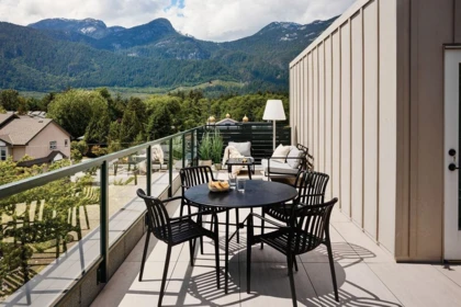 Outdoor Deck Photo of 2 37940 Fourth Avenue, Squamish, BC