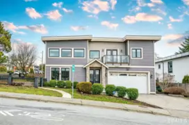 15807 Buena Vista Avenue, White Rock, BC