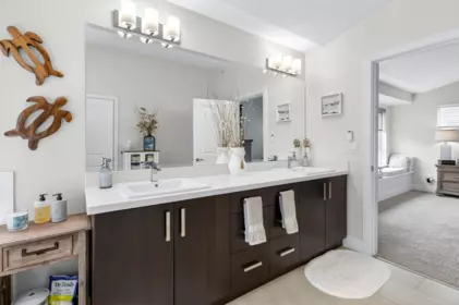 Entry Foyer Photo of 10468 Robertson Street, Maple Ridge, BC