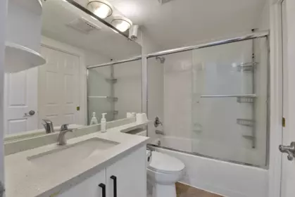 Primary Bathroom Photo of 207 12739 72 Avenue, Surrey, BC
