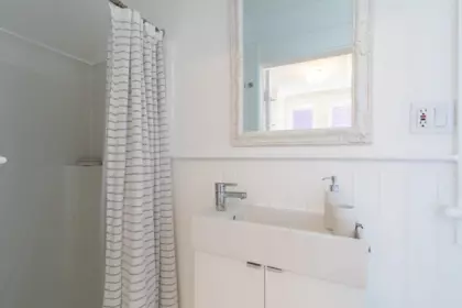 Guest Bathroom Photo of 618 Union Street, Vancouver, BC