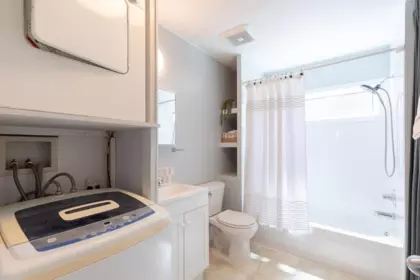 Hot Tub / Spa Photo of 618 Union Street, Vancouver, BC
