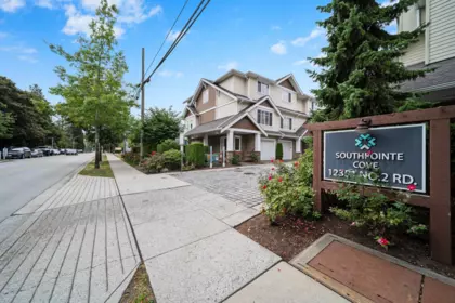 Swimming Pool Photo of 44 12351 No. 2 Road, Richmond, BC