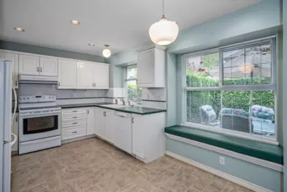 Kitchen Island Photo of 21 15860 82 Avenue, Surrey, BC