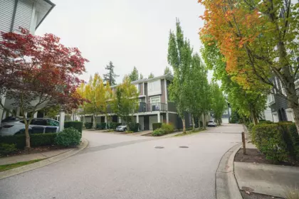 Front Yard Photo of 20 14955 60 Avenue, Surrey, BC