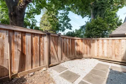 Front Yard Photo of 106 316 Cedar Street, New Westminster, BC
