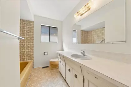 Entry Foyer Photo of 4371 Commercial Street, Vancouver, BC