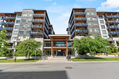 Hot Tub / Spa Photo of TH3 108 E 8th Street, North Vancouver, BC