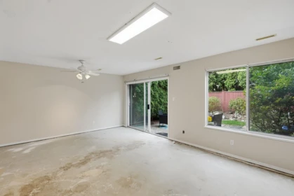 Laundry Room Photo of 2 11952 64 Avenue, Delta, BC