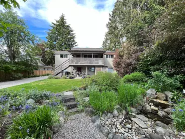 Mudroom Photo of 6473 Norwest Bay Road, Sechelt, BC