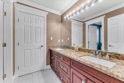 Entry Foyer Photo of 1583 Parkway Boulevard, Coquitlam, BC