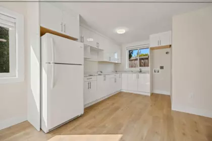 Hallway Photo of 11055 Oriole Drive, Surrey, BC