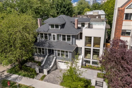 Family Room Photo of 980 Bidwell Street, Vancouver, BC